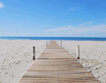Montpellier plage sable chemin ciel bleu